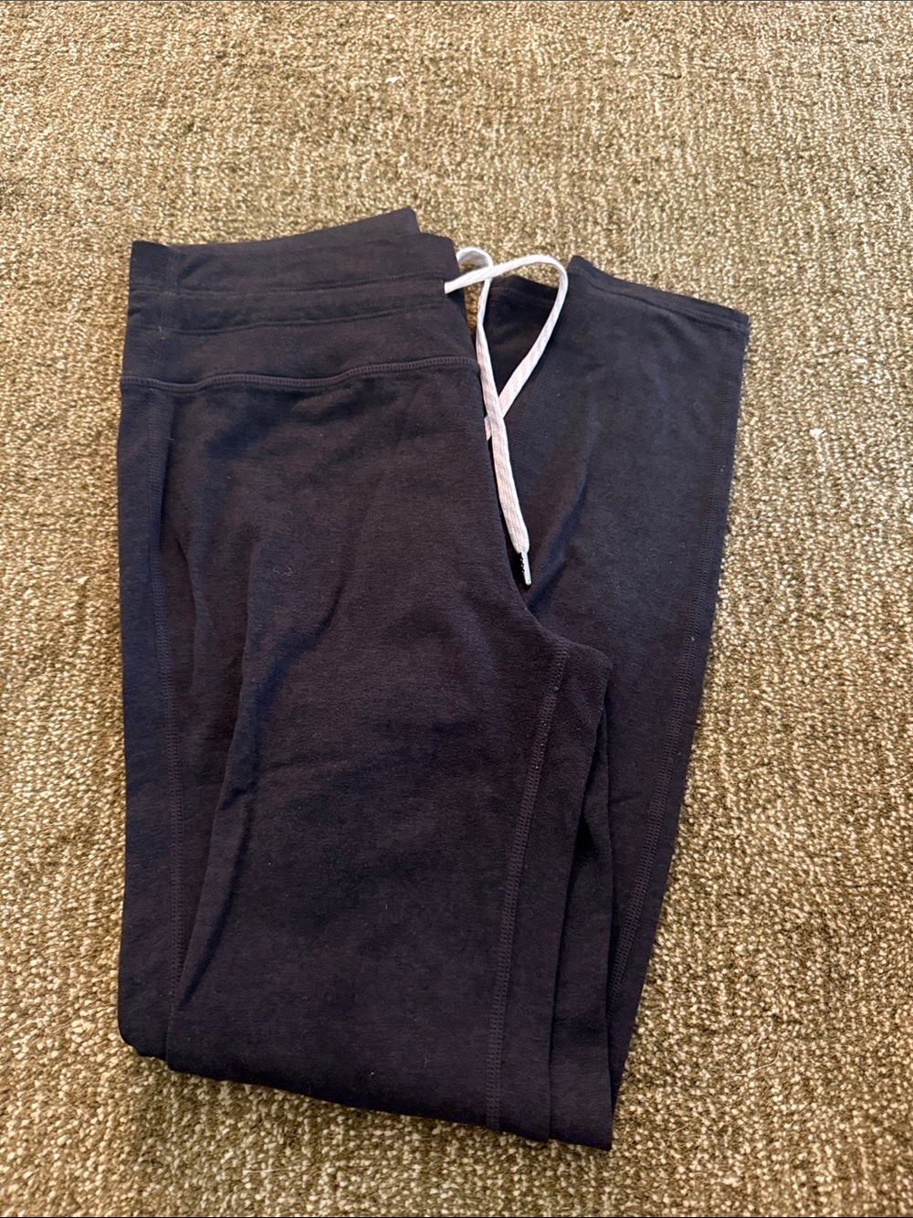 Vuori Black Leggings with White Drawstring